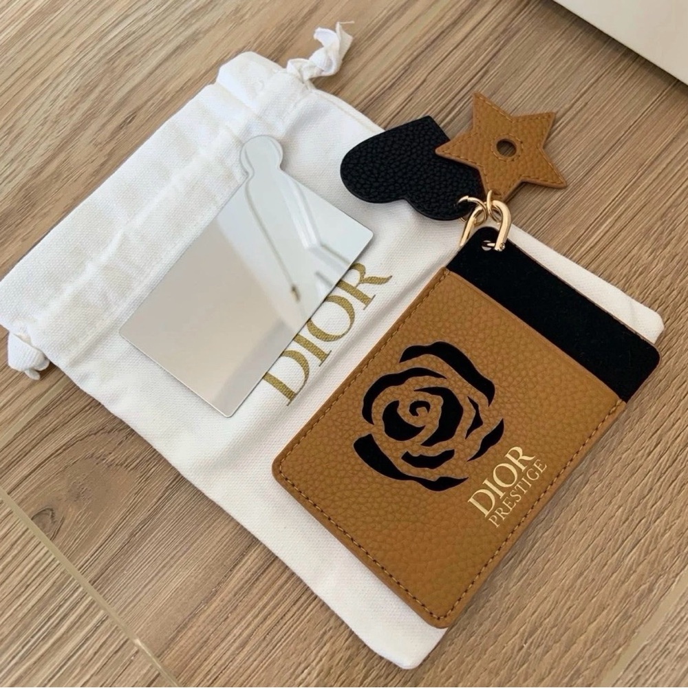 Dior Prestige Mirror / Cardholder - Picture 2 of 3